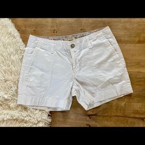 Levi’s Cargo Khaki Style White Modern Shorts SZ6